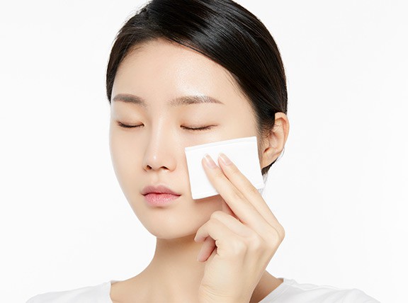 Nước Hoa Hồng Dưỡng Trắng Da Từ Vỏ Quýt Innisfree Brightening Pore Skin 150ml