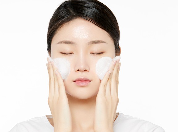 Sữa Rửa Mặt Dưỡng Trắng Da Từ Vỏ Quýt Innisfree Brightening Pore Facial Cleanser 150ml