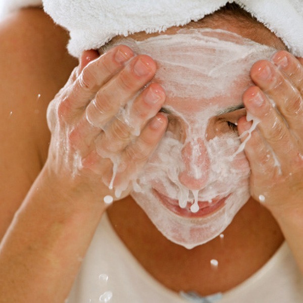sữa rửa mặt và những sai lầm thường gặp hủy hoại da bạn
