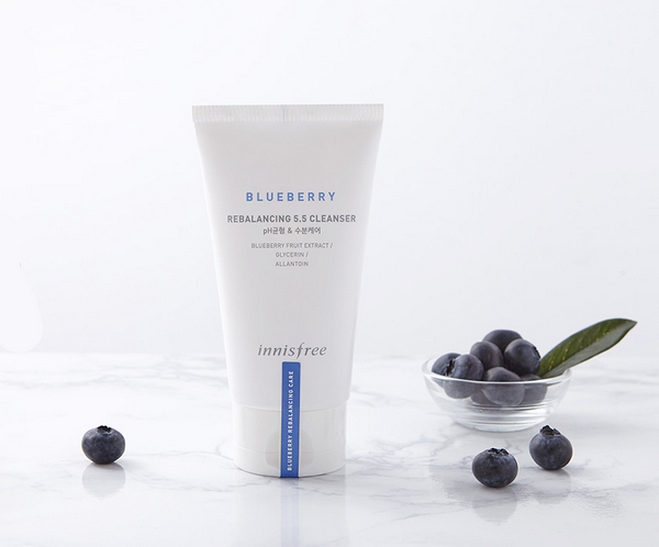 Sữa Rửa Mặt Cân Bằng Độ pH Chiết Xuất Việt Quất Innisfree Bluberry Rebalancing 5.5 Cleanser