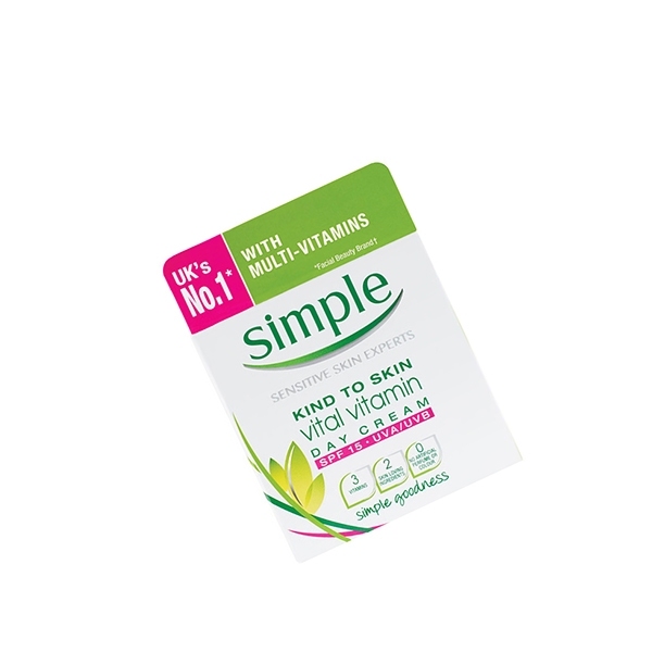 Kem Dưỡng Ẩm Da Ban Ngày Simple Kind To Skin Vital Vitamin Day Cream SPF15 UVA/UVB