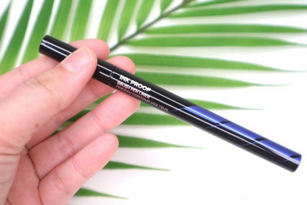 Bút Dạ Kẻ Mắt Giúp Đường Viền Mắt Trở Nên Sắc Sảo The Face Shop Ink Proof Brush Pen Liner (01 Black proof)