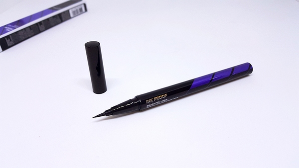 Bút Dạ Kẻ Mắt Giúp Đường Viền Mắt Trở Nên Sắc Sảo The Face Shop Ink Proof Brush Pen Liner (01 Black proof)